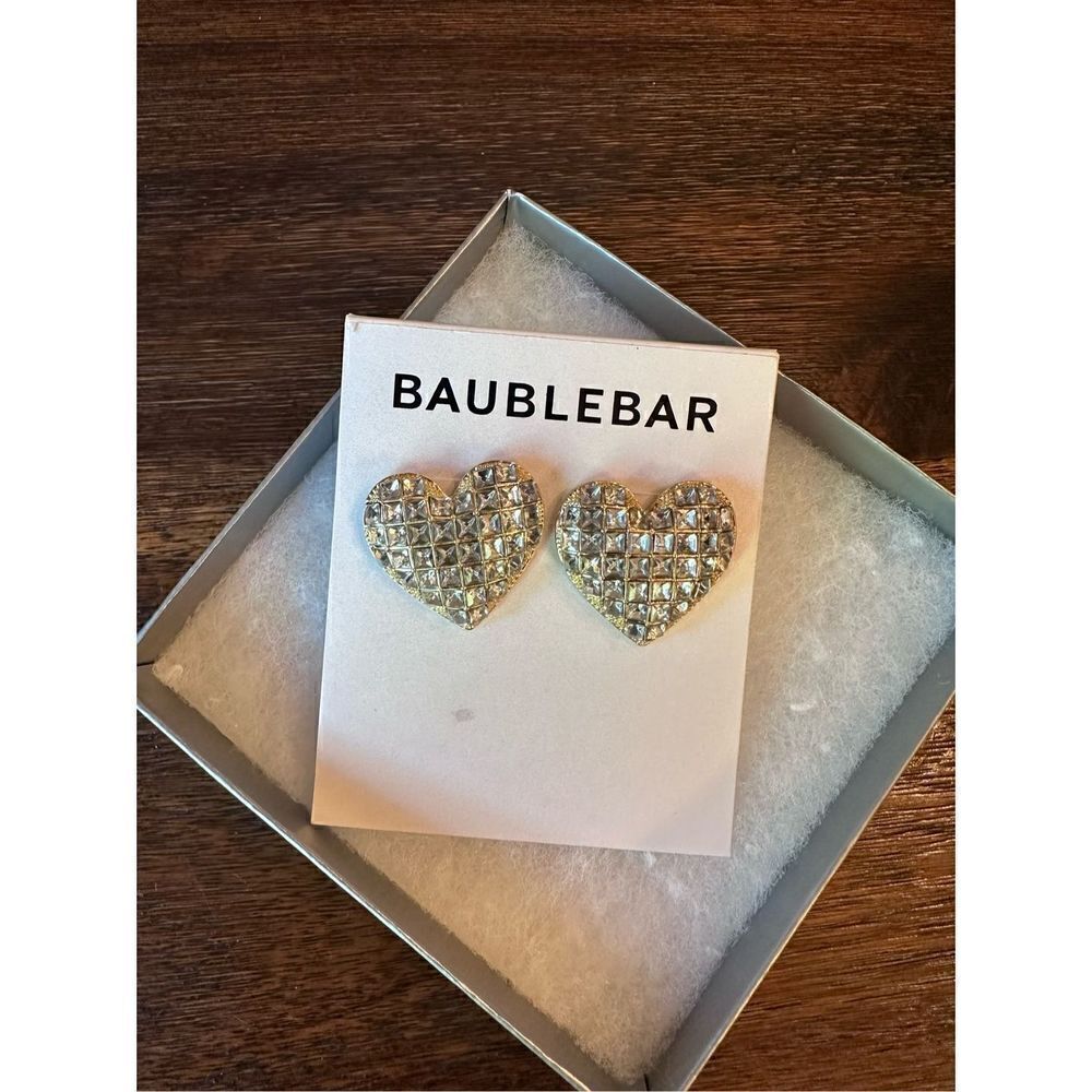Beautiful Baublebar rhinestone heart earrings
